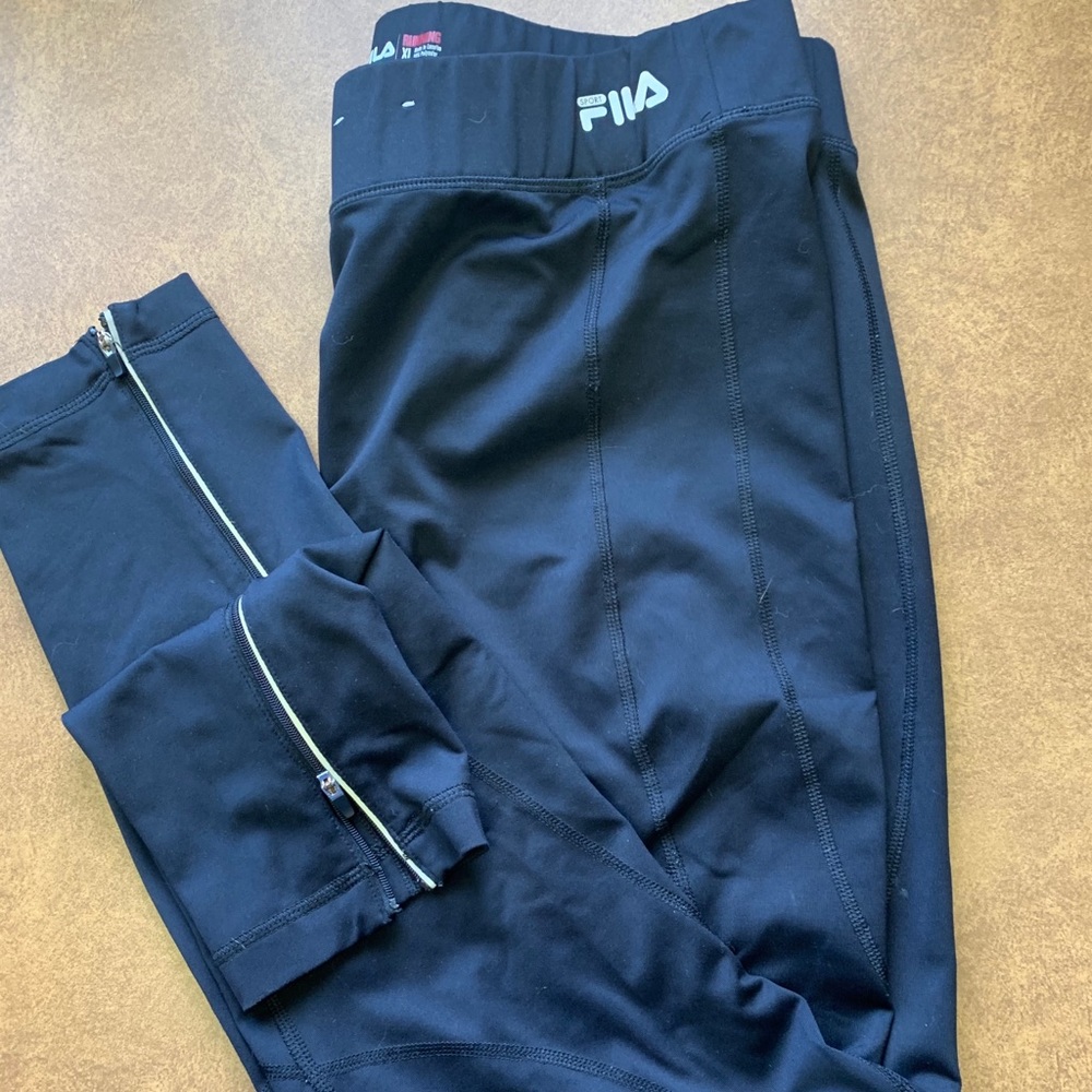 FILA leggings with zippers on the ankle Size XL